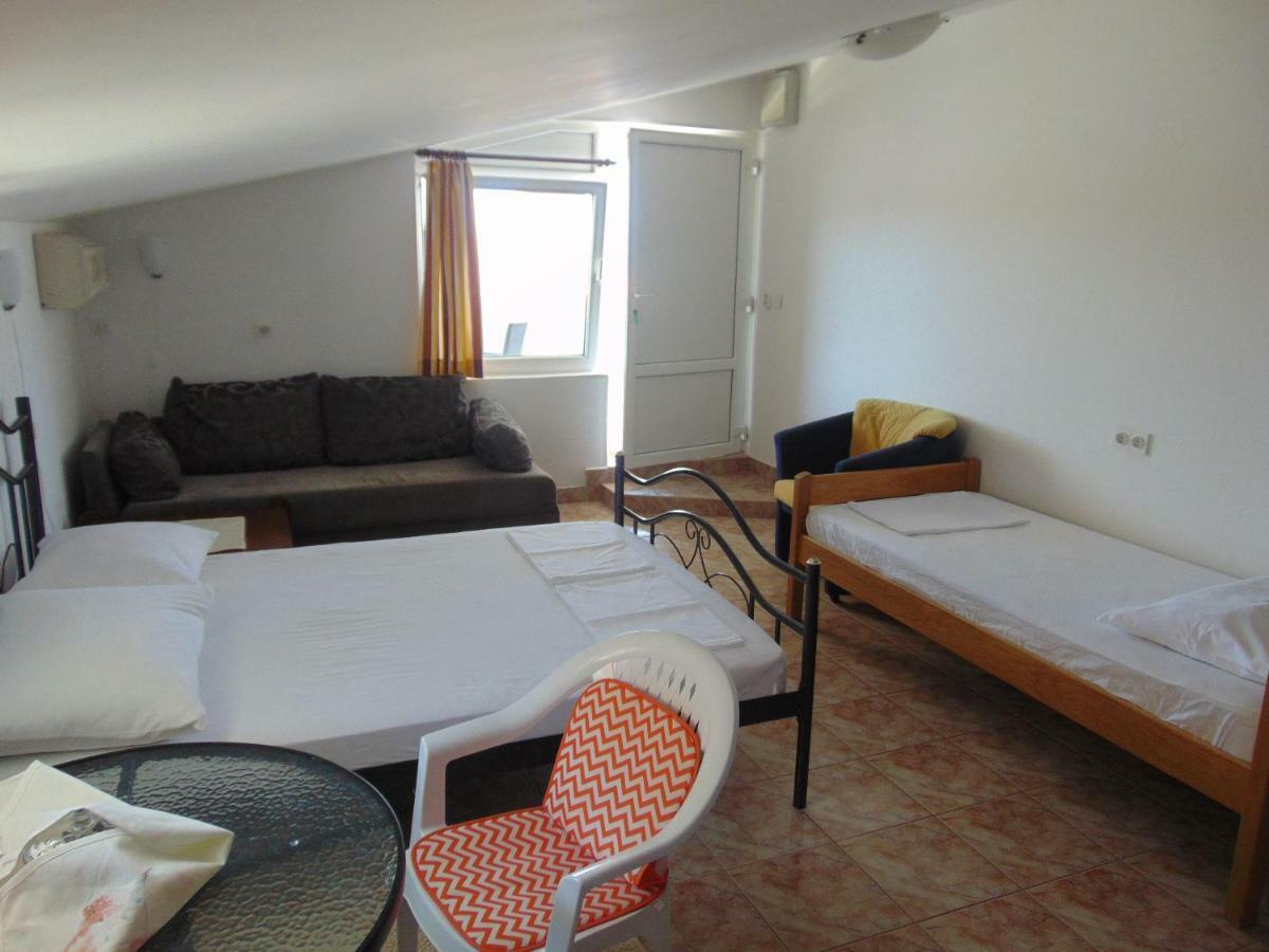 Apartman Ivana Vir Buitenkant foto