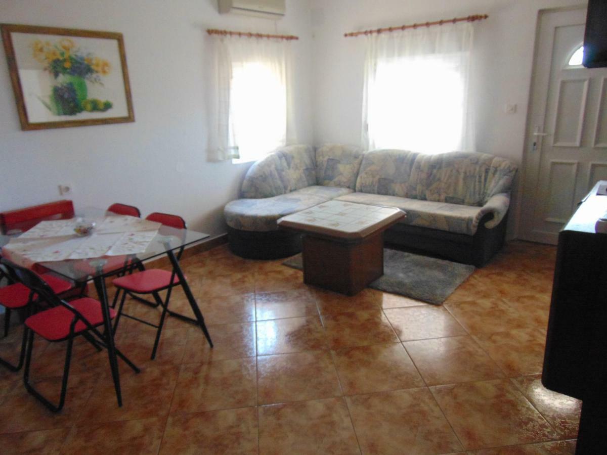 Apartman Ivana Vir Buitenkant foto